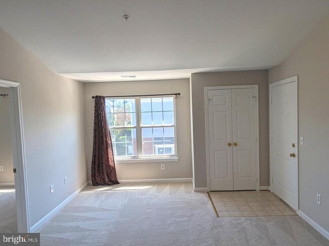 Photo - 673 Constellation Square SE Unidad J