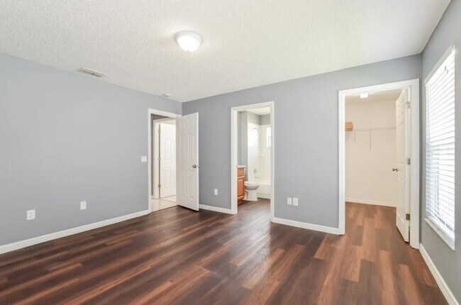 Photo - 2414 Ruddenstone Way