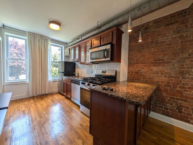 Photo - 208 6th St Unit 2R