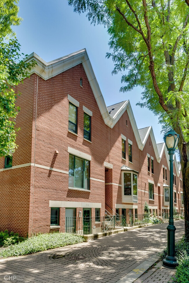 Exterior - 711 S Ashland Ave Unit A