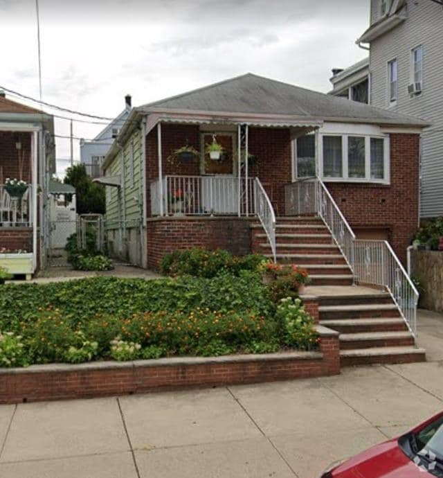 Building Photo - 44 W 51st St Rental