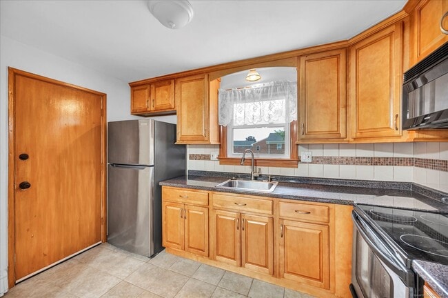 Photo - 26 Colonial Dr Unit APT C