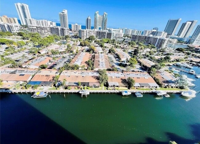 Building Photo - 2500 Parkview Dr Unit 1803