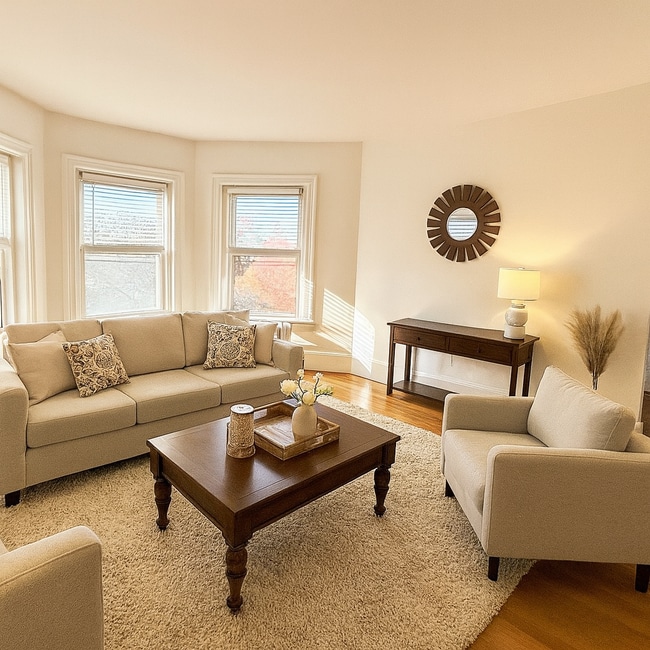 Building Photo - 369 Tappan St Unit 12