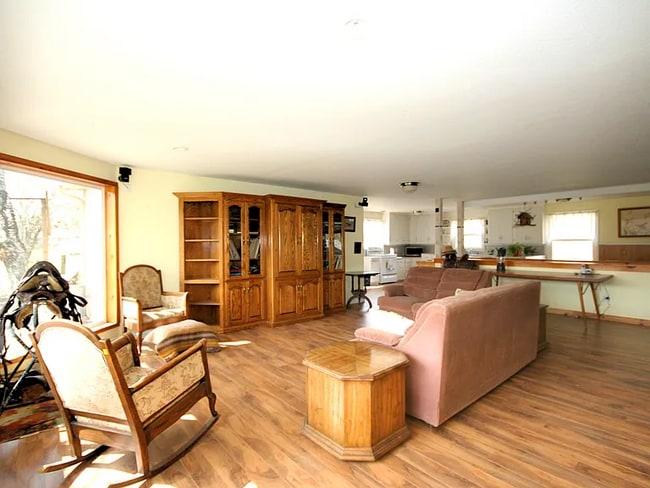 Photo - 734 Powell Creek Rd