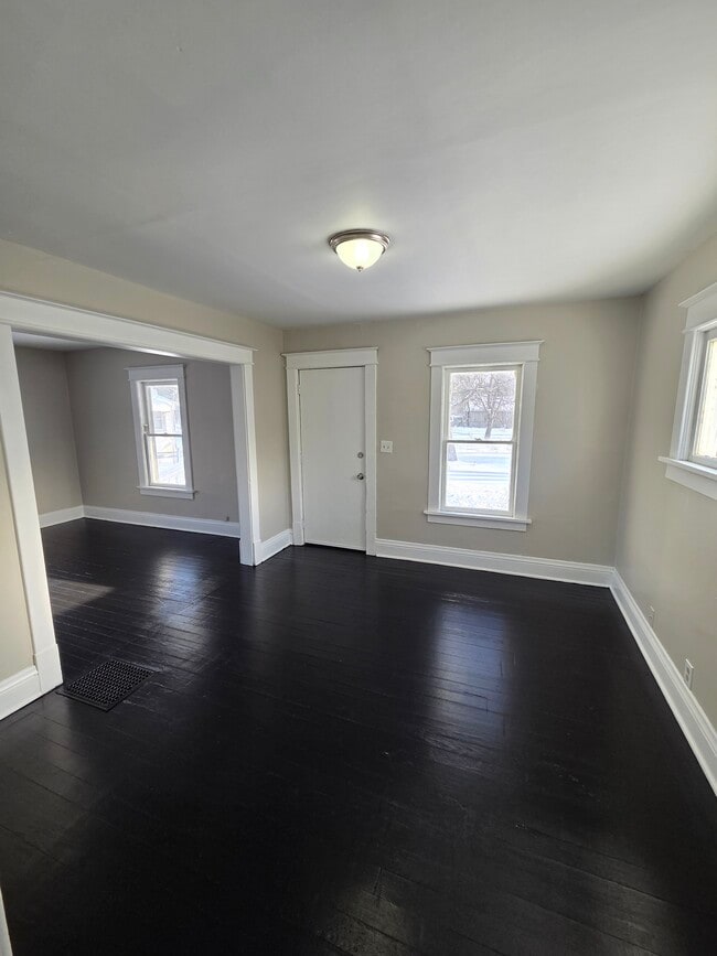 Photo - 293 Mason Ave