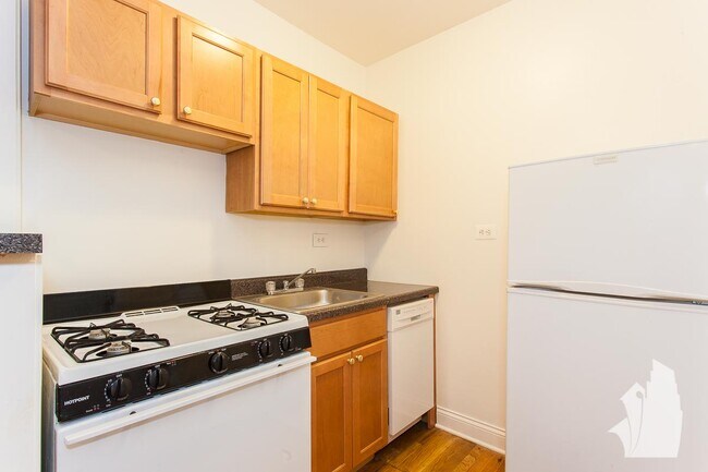 Photo - 837 W Wolfram St Unit 209