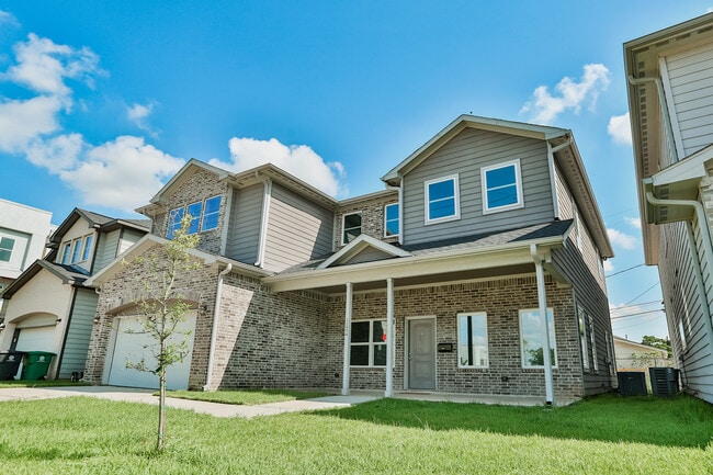 Building Photo - 3245 Dixie Dr Unit C