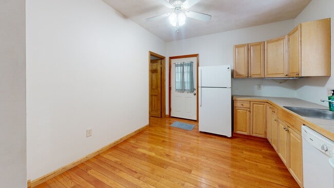 Photo - 64 Paris St Unit 1