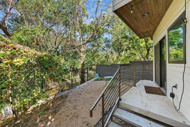 Photo - 2710 Wilson St