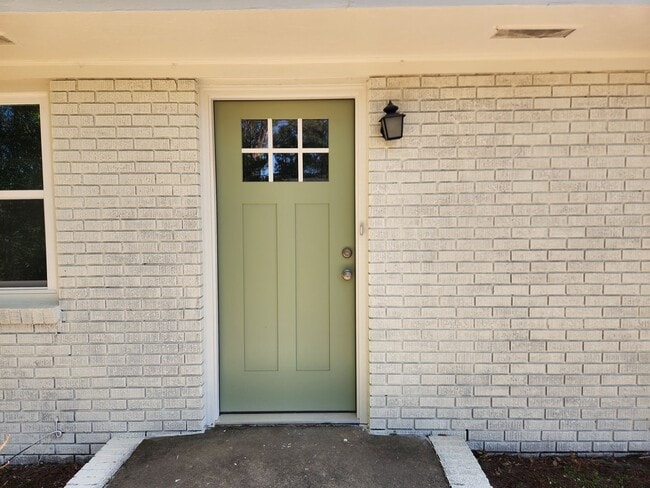 Photo - Charming 3-bedroom, 1-bathroom home on a half acre lot on the Southside!