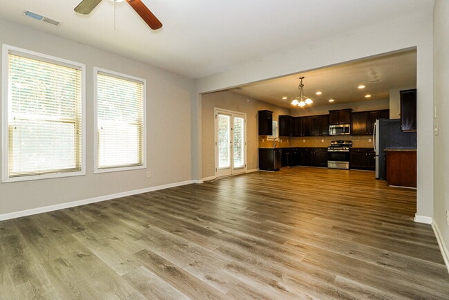 Photo - 321 Moorland Ct