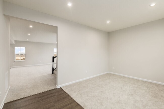Photo - 303 Wyman Lk Dr