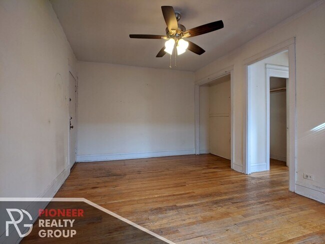 Photo - 516 W Cornelia Ave Unit 109