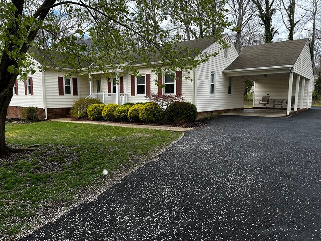 Photo - 10030 Tuxford Rd House