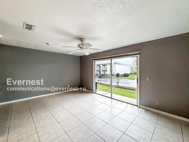 Photo - 2460 Summerfield Way