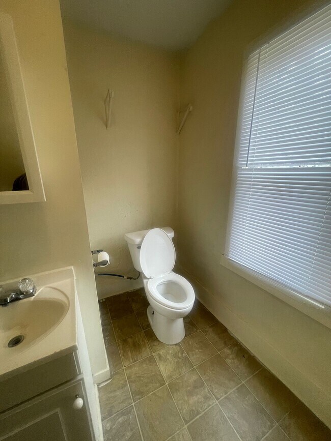 Photo - 602 E Dayton St Unit D