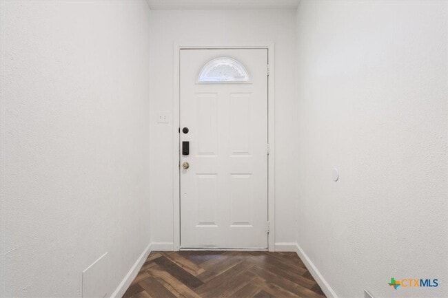 Photo - 907 Willow Brk St