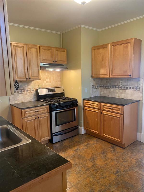 Building Photo - 19 Park Ave Unit 3 Rental