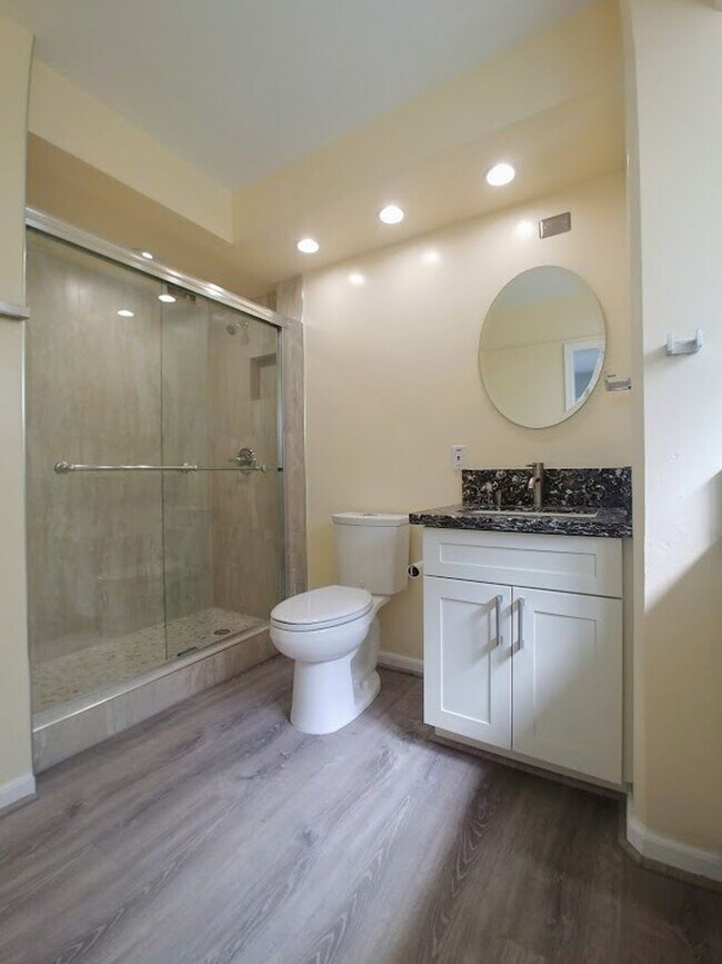 Building Photo - For Rent | Full Sized Studio, 1 Bathroom with City Views Unit 521