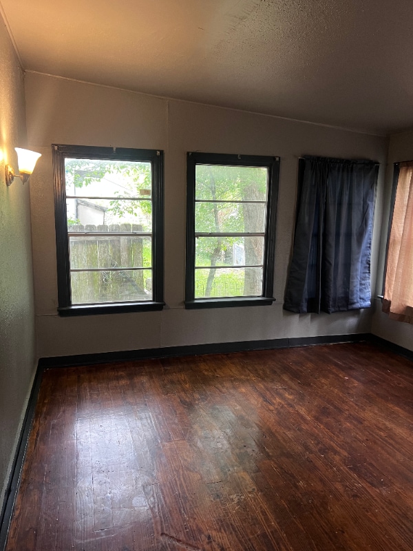 Photo - 426 W 75th St