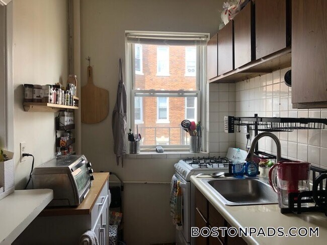 Photo - 229 Kelton St Unit 7