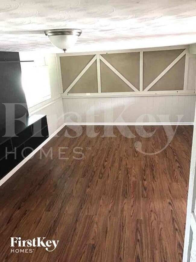 Photo - 2S383 Riverside Ave