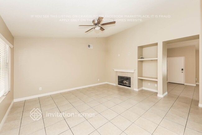 Photo - 15128 Versailles St