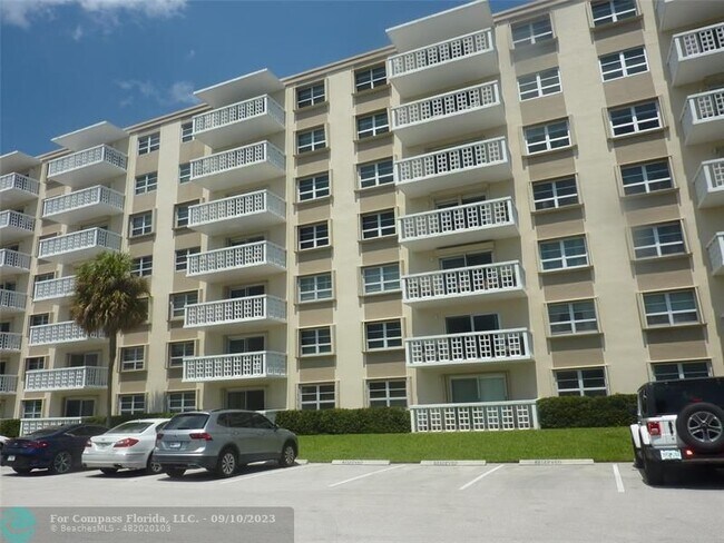 Photo - 1831 NE 38th St