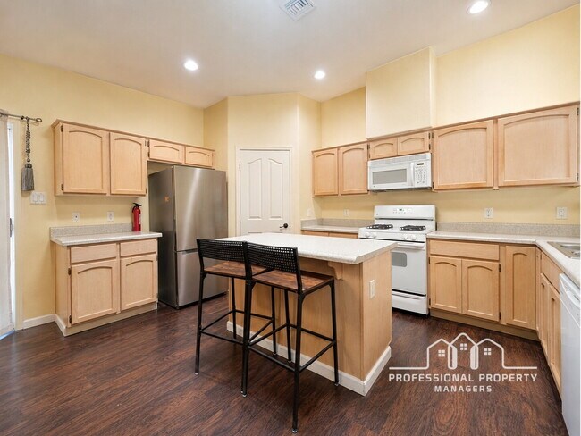10694 E 34th Pl