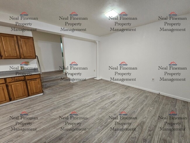 Photo - 4 BEDROOM, 1 BATHROOM APARTMENT, 2 TANDEM PARKING Unit 3