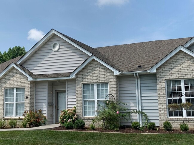 33 Emily Ln