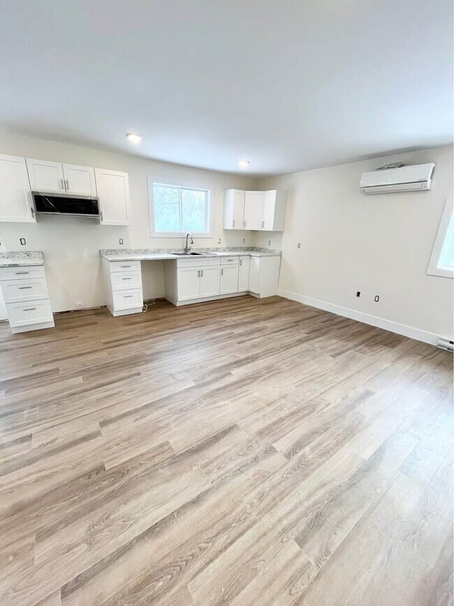 Photo - 161 Nevers Rd Unité 1