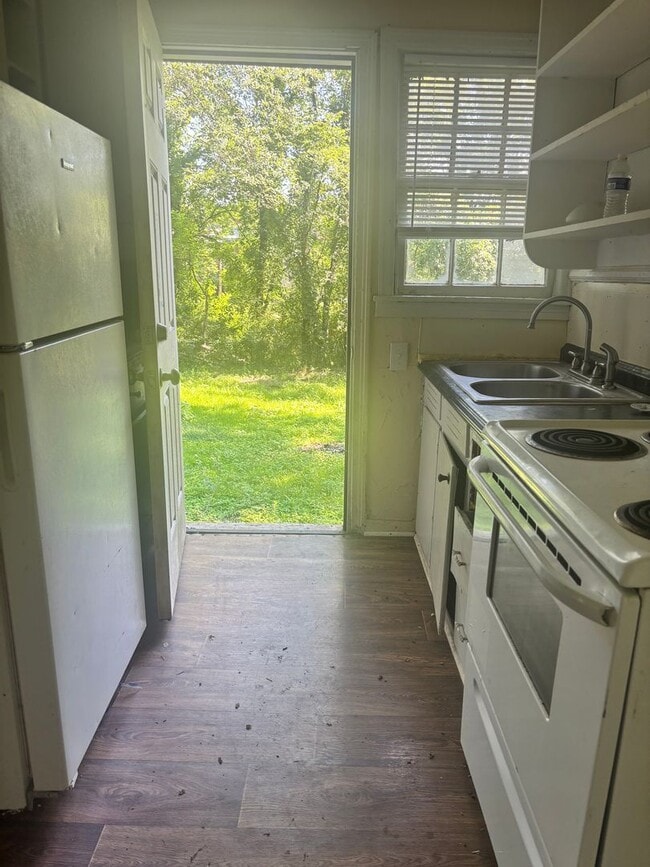 Photo - 160 Ferguson Dr