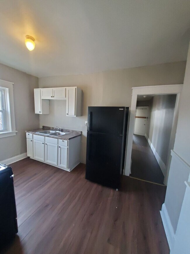 Photo - 3233-3233 W Burleigh St Unit 3229 Lower Left