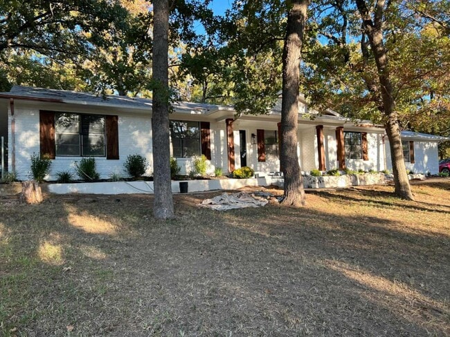 Photo - 3601 Oakwood Dr