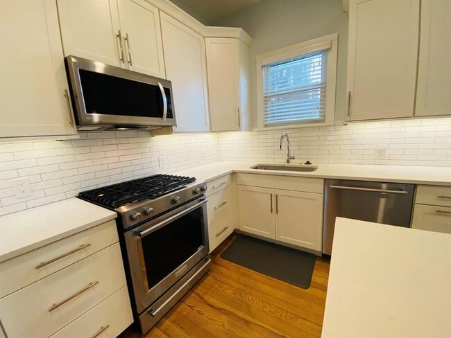 Photo - 521 E Live Oak St
