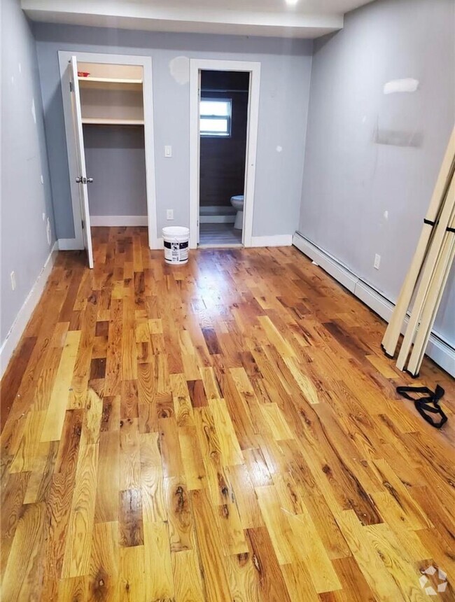 Building Photo - 830 E 220th St Unit 2 Rental