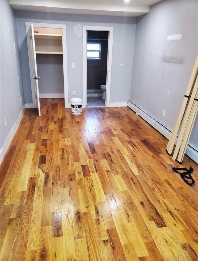 Photo - 830 E 220th St Apartamento Unidad 2