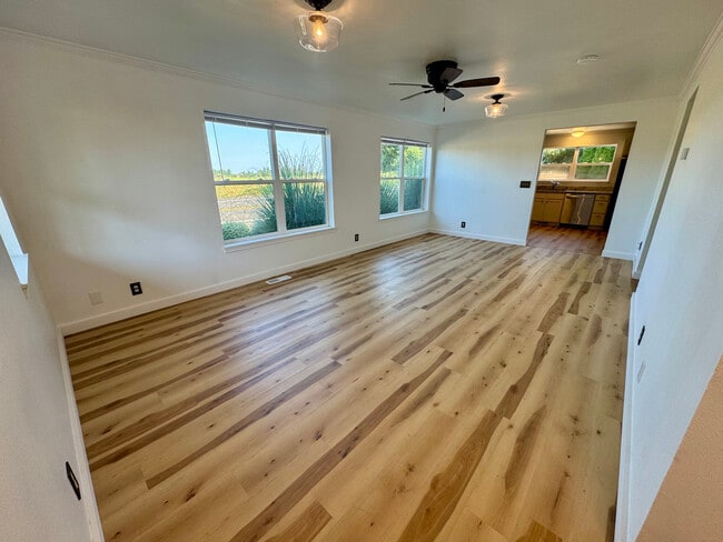 Photo - 1094 NE Conifer Blvd