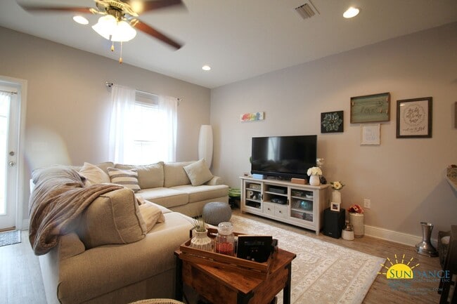 Photo - Magnificent 3 Bedroom Townhouse in Navarre!
