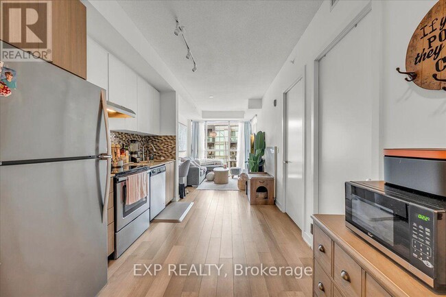 Photo - 5240 Dundas St Unit B318