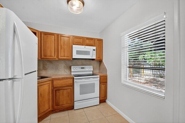 Photo - 5009 Spruce Ave