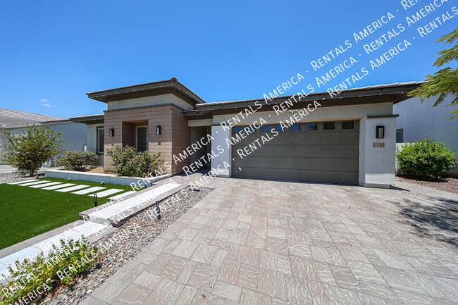 Photo - 1530 E San Carlos Way