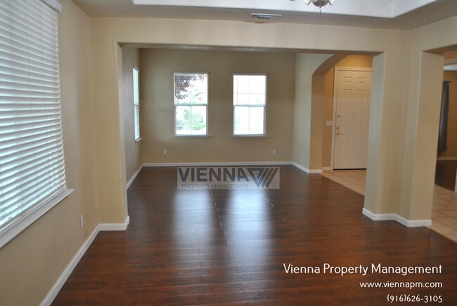 Photo - Beautiful 4 Bedroom + Study in Desirable Neighborhood