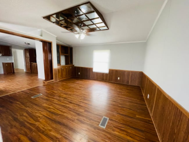 Photo - 33230 Walker Rd N