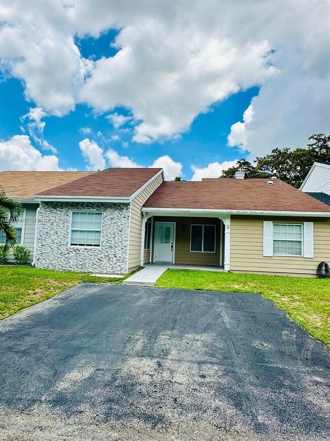 Photo - 14530 SW 142nd Ct Cir
