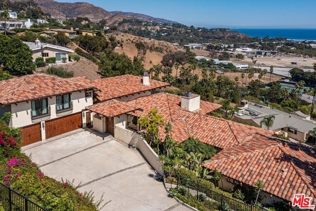 Building Photo - 3504 Coast View Dr Rental