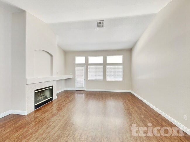 Photo - 710 Wolf Lake Ave