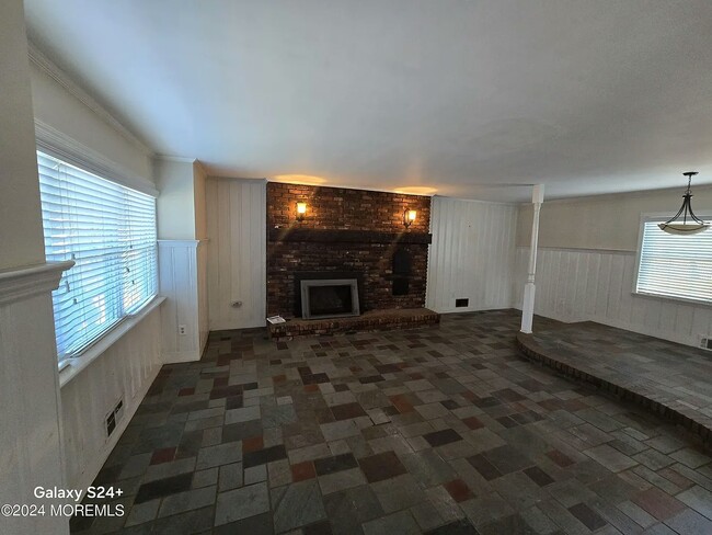 Photo - 16 Oak Ridge Pkwy